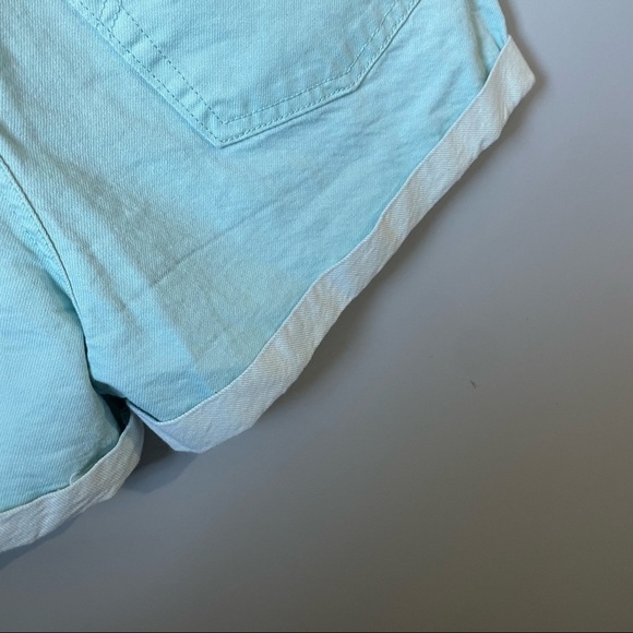 Levi’s high waisted Turquoise 501 shorts button fly size 32 🤍🤍 - Picture 10 of 10